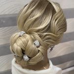 آرایشگاه زنانه و عروس سرای نادیا حسینی