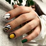 طراحی و کاشت ناخن آیدا