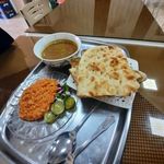 رستوران صبحانه سرا دیوار بلند