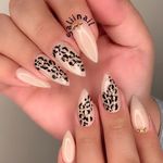 خدمات کاشت ناخن سالی