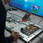 مشهد تعمیرات چی