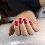 خدمات تخصصی ناخن و پدیکور نیانیل