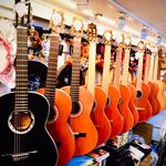 گالري موسيقي سازينه شرق