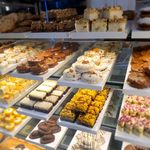 شیرینی آجیلی رز