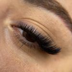 مرکز تخصصی مژه و ناخن فانلی