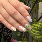 خدمات تخصصی ناخن و پدیکور مژده وکیلی