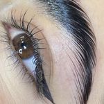 اکستنشن و‌ کاشت مژه آرزو