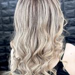 آرایشگاه زنانه عاطی بیوتی(آفر ناخن ورنگ)