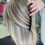 مرکز کراتین و احیا مو و پوست سر“صنم”