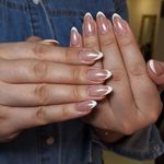 خدمات تخصصی کاشت ناخن ناهید