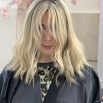 سالن زیبایی و آرایشگاه زنانه صورتی