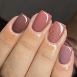 آموزش و خدمات تخصصی کاشت ناخن