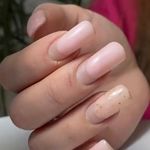 سالن تخصصی کاشت ناخن دنیا