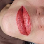 سالن زیبایی رژقرمز