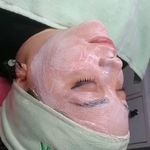 سالن پاکسازی پوست وفیشیال صورت زیبارو