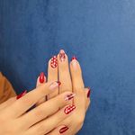 خدمات تخصصی کاشت ناخن ناهید