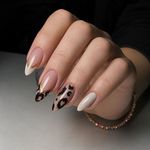 خدمات تخصصی ناخن و پدیکور فرح
