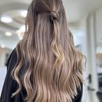 مرکز تخصصی رنگ مش و کراتین آزاده خوش تیر