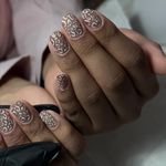 خدمات تخصصی کاشت و طراحى ناخن دان