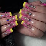 خدمات تخصصی کاشت و طراحى ناخن دان