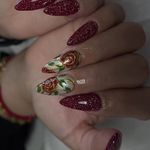 خدمات تخصصی کاشت و طراحى ناخن دان