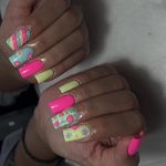 خدمات تخصصی کاشت و طراحى ناخن دان