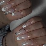 خدمات تخصصی کاشت و طراحى ناخن دان