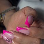 خدمات تخصصی کاشت و طراحى ناخن دان