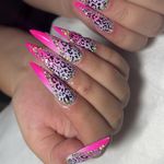 خدمات تخصصی کاشت و طراحى ناخن دان