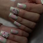 خدمات تخصصی کاشت و طراحى ناخن دان