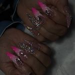 خدمات تخصصی کاشت و طراحى ناخن دان