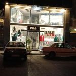 فروشگاه لباس ورزشی فیلا