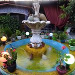 رستوران باغ ال آي با برنج ایرانی