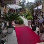 رستوران باغ ال آي با برنج ایرانی