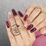 خدمات کاشت و ترمیم ناخن هدیه