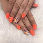 مرکز تخصصی ناخن لادن