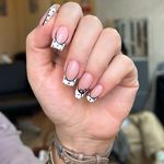 مرکز تخصصی کاشت ناخن و مژه لونا