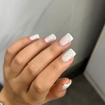 ترمیم و کاشت ناخن فرزانه