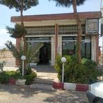رستوران کنار دشت