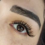 اکستنشن مژه ماه