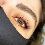 خدمات زیبایی صورت کاشت مژه محدثه