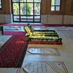 آرامگاه هفتاد و دو تن