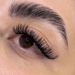 خدمات تخصصی اکستنشن مژه فرح