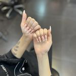 خدمات تخصصی کاشت ناخن کیانا