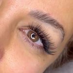 خدمات تخصصی و آموزش مژه سولماز