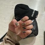 خدمات تخصصی کاشت و طراحى ناخن دان