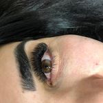 سالن زیبایی اکلیل ( خدمات تخصصی ناخن ٬ مژه ٬ کراتین و آرایش دائم )