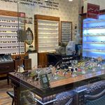 اپتومتريست و عينك ادريس پاد