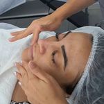 سالن تخصصی کاشت ناخن آیتا