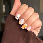 مرکز تخصصی کاشت ناخن و مژه لونا